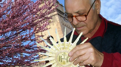 Esposizione di palme intrecciate su Maistu 'e Pramas